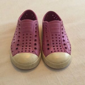 Native Jefferson shimmer Pink C9 shoes